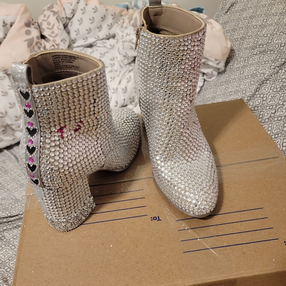 Taylor Swift era's tour boots size 7